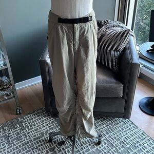 Women's Mountain Hardwear Khaki Nylon Hiking Pants Size 8